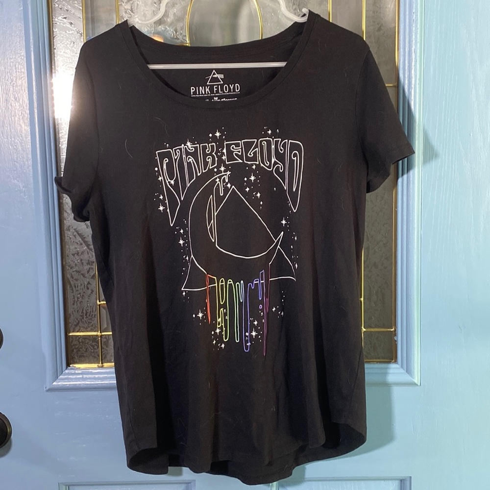 Woman’s Pink Floyd t shirt